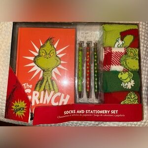 Brand New The Grinch Socks and Stationery Set